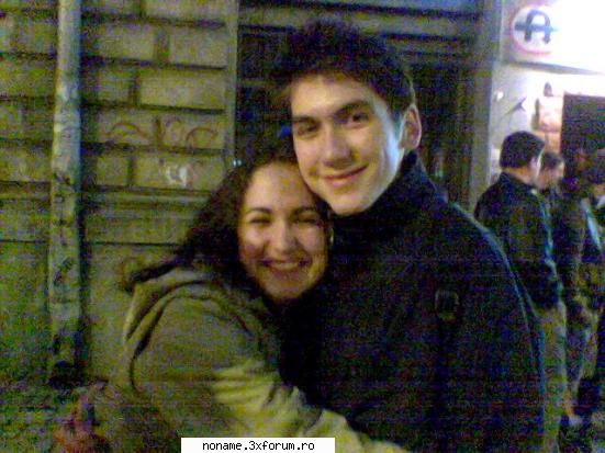 eeeee gasit emoticonu ptr asta) ms ms:d moaa..pai o jtiu t el knd m-o ales p mine:d:d:x miss him:(